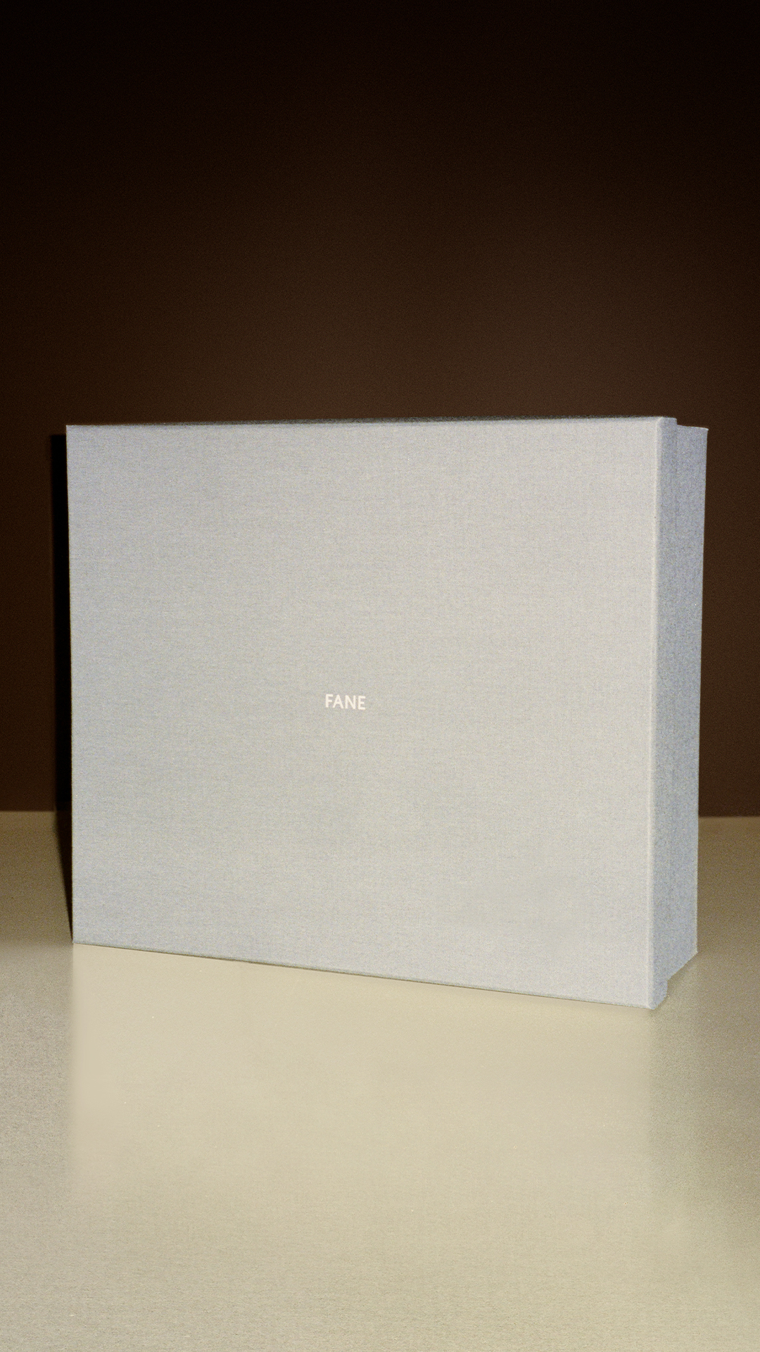 Laand Studio: Fane (Boîte entoilée)